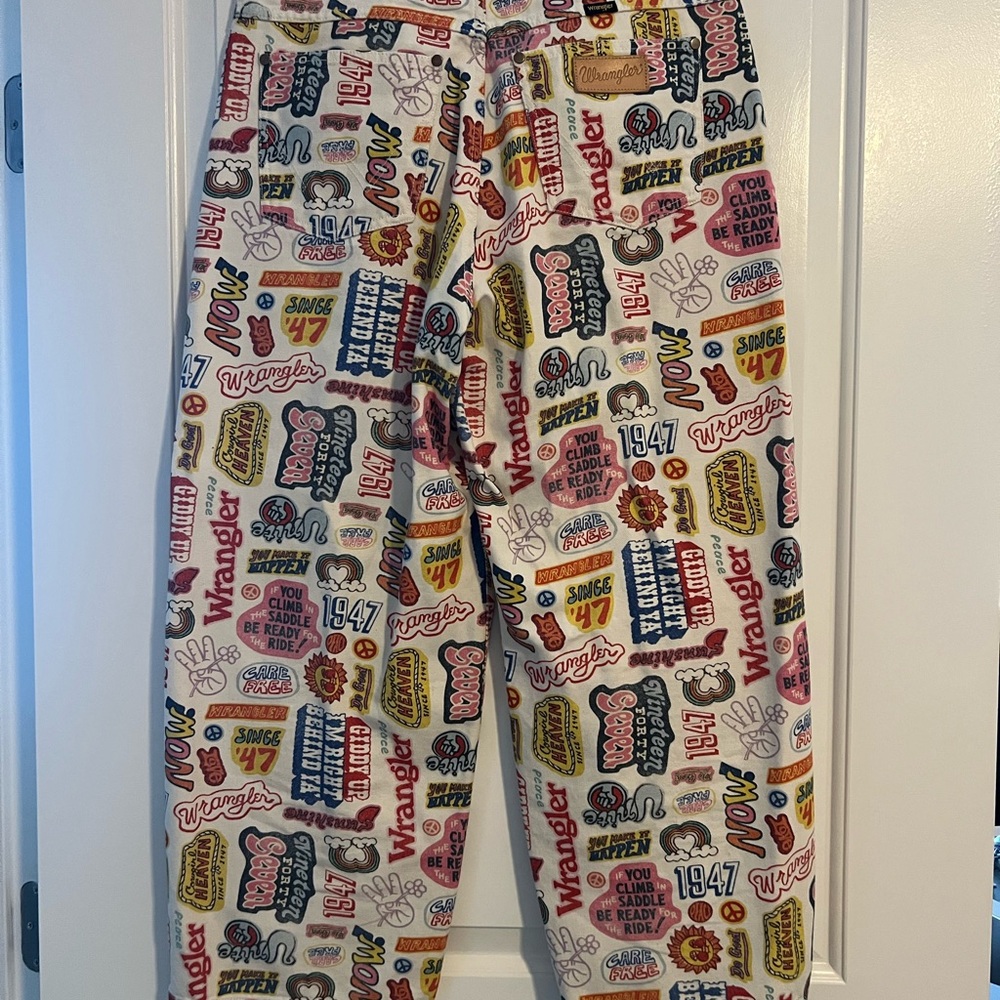 Wrangler Graphic Jeans - Picture 5 of 5